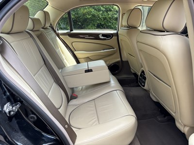 Lot 2009 Jaguar XJ 3.0 V6 Final Edition