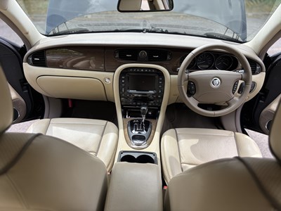 Lot 2009 Jaguar XJ 3.0 V6 Final Edition