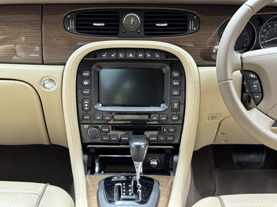 Lot 2009 Jaguar XJ 3.0 V6 Final Edition