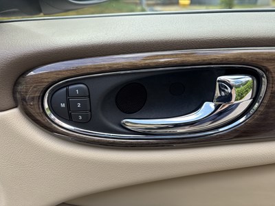 Lot 2009 Jaguar XJ 3.0 V6 Final Edition