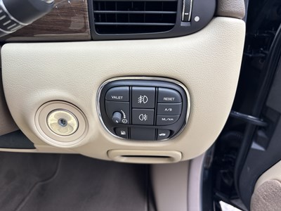 Lot 2009 Jaguar XJ 3.0 V6 Final Edition