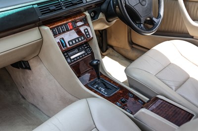 Lot 135 - 1995 Mercedes-Benz E320 Coupé
