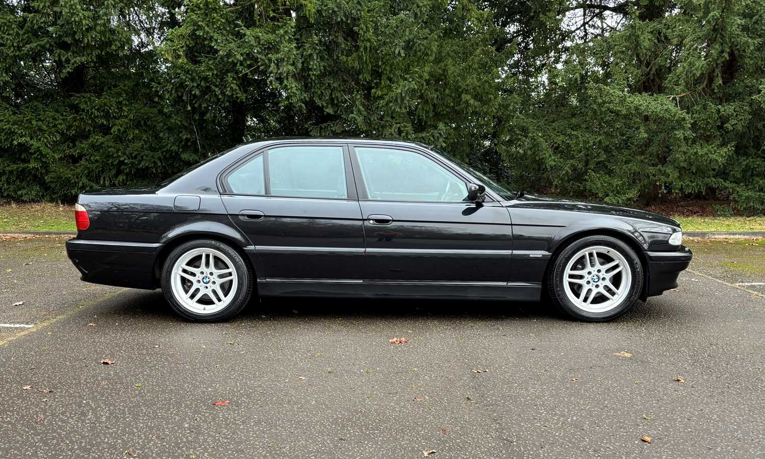 Lot 2001 BMW 735i
