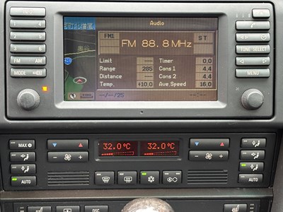 Lot 2001 BMW 735i
