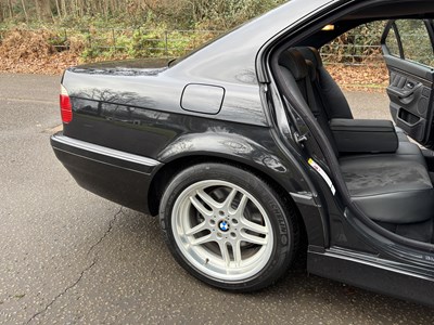 Lot 2001 BMW 735i