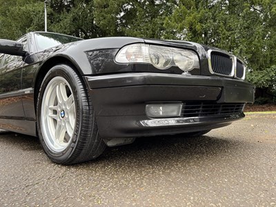 Lot 2001 BMW 735i