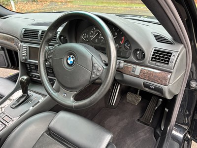 Lot 2001 BMW 735i