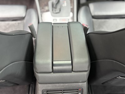 Lot 2001 BMW 735i