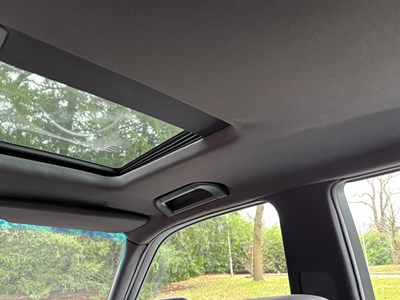 Lot 2001 BMW 735i