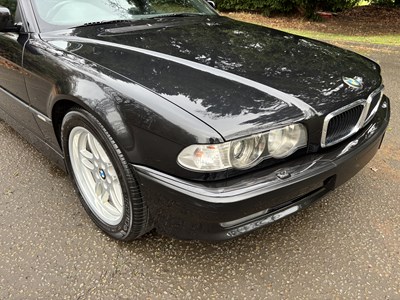 Lot 2001 BMW 735i