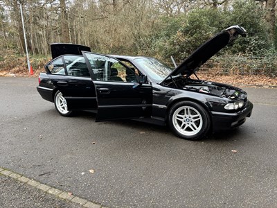 Lot 2001 BMW 735i