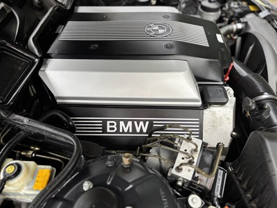 Lot 2001 BMW 735i