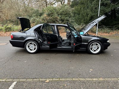 Lot 2001 BMW 735i