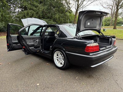 Lot 2001 BMW 735i