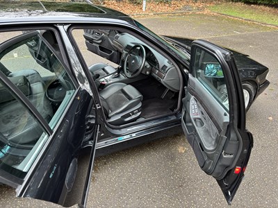 Lot 2001 BMW 735i