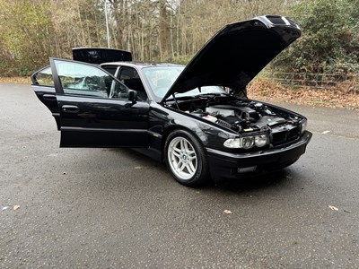 Lot 2001 BMW 735i