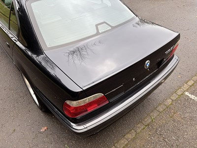 Lot 2001 BMW 735i