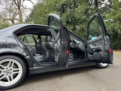 Lot 2001 BMW 735i