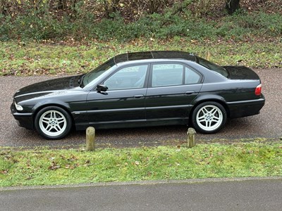 Lot 2001 BMW 735i