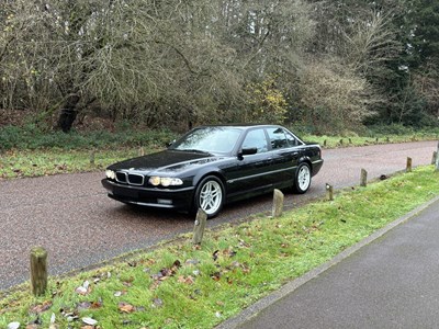 Lot 2001 BMW 735i