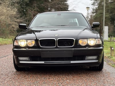 Lot 2001 BMW 735i