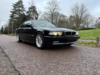 Lot 2001 BMW 735i