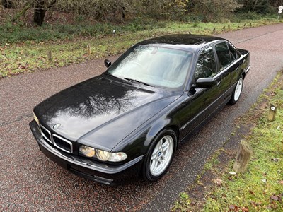 Lot 2001 BMW 735i