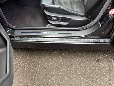 Lot 2001 BMW 735i