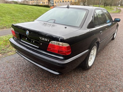 Lot 2001 BMW 735i