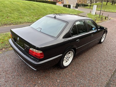 Lot 2001 BMW 735i