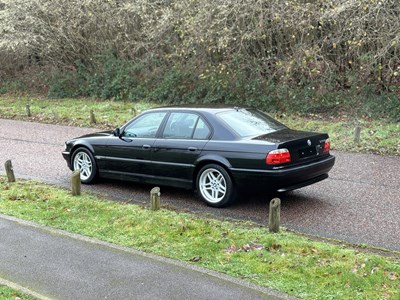 Lot 2001 BMW 735i