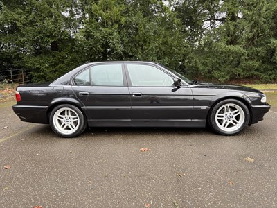 Lot 2001 BMW 735i
