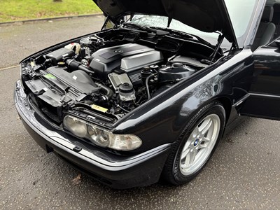 Lot 2001 BMW 735i