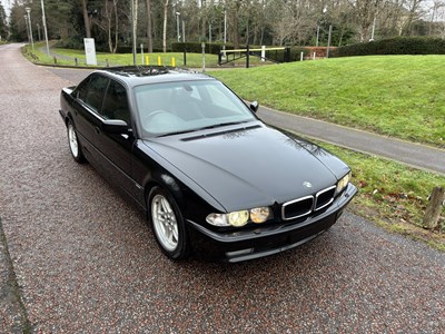 Lot 2001 BMW 735i