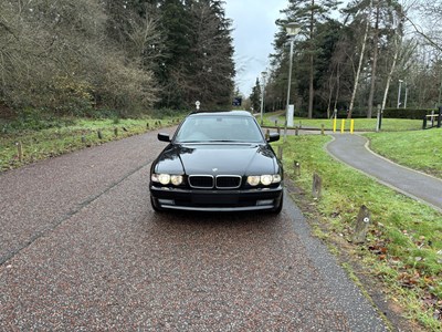 Lot 2001 BMW 735i