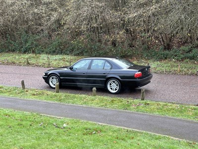 Lot 2001 BMW 735i