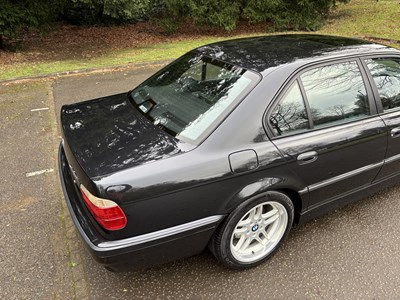 Lot 2001 BMW 735i