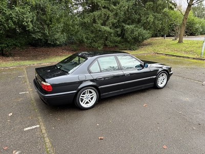 Lot 2001 BMW 735i