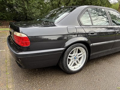 Lot 2001 BMW 735i
