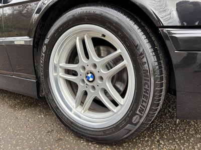 Lot 2001 BMW 735i
