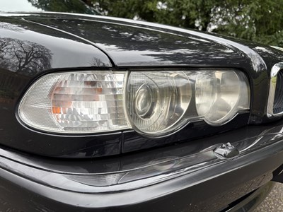 Lot 2001 BMW 735i