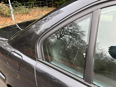 Lot 2001 BMW 735i