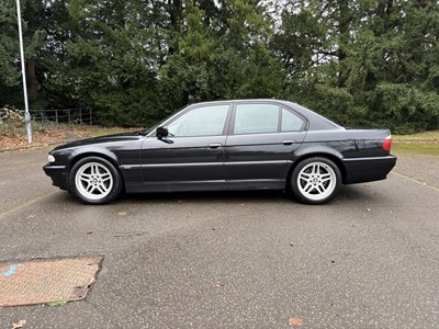 Lot 2001 BMW 735i