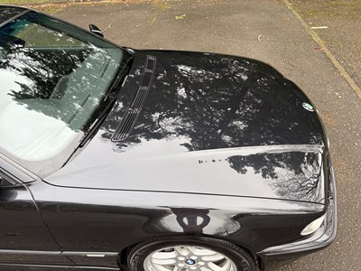 Lot 2001 BMW 735i