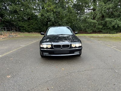 Lot 2001 BMW 735i