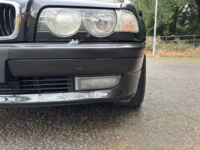 Lot 2001 BMW 735i