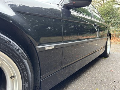 Lot 2001 BMW 735i