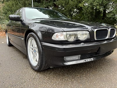 Lot 2001 BMW 735i