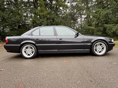 Lot 2001 BMW 735i
