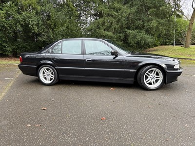 Lot 2001 BMW 735i
